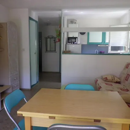 Apartmán 6 Pers, 2 Chambres, Terrasse, Piscine, Tennis, Parking -ref Ipa313 Agde